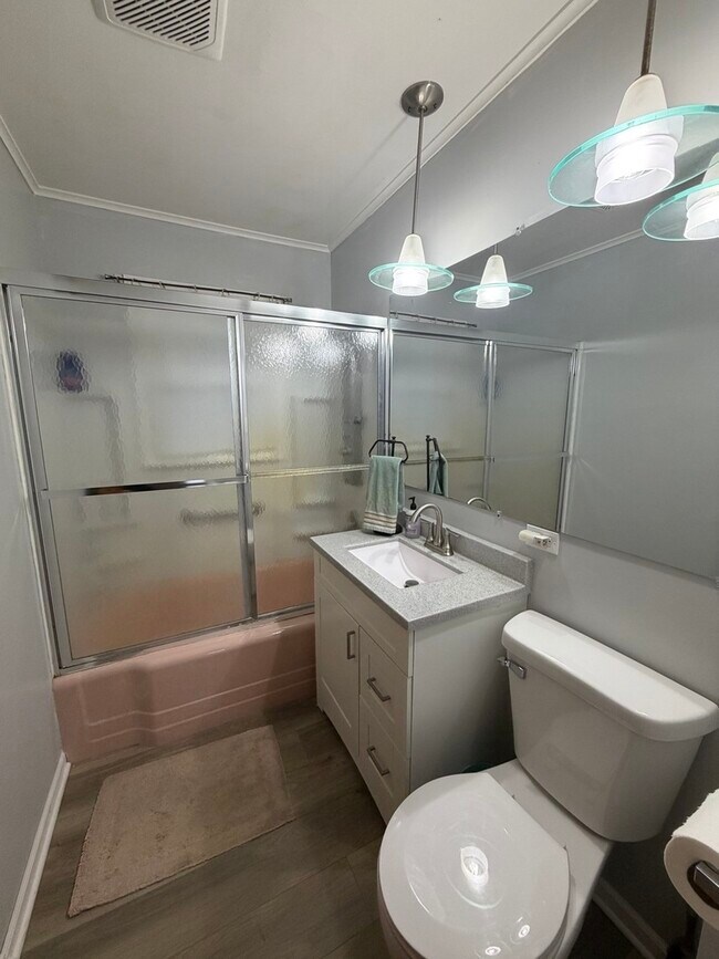 Building Photo - 23940 N Lakeside Dr