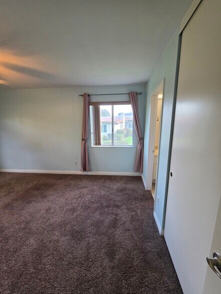 Building Photo - 16625 Roca Dr
