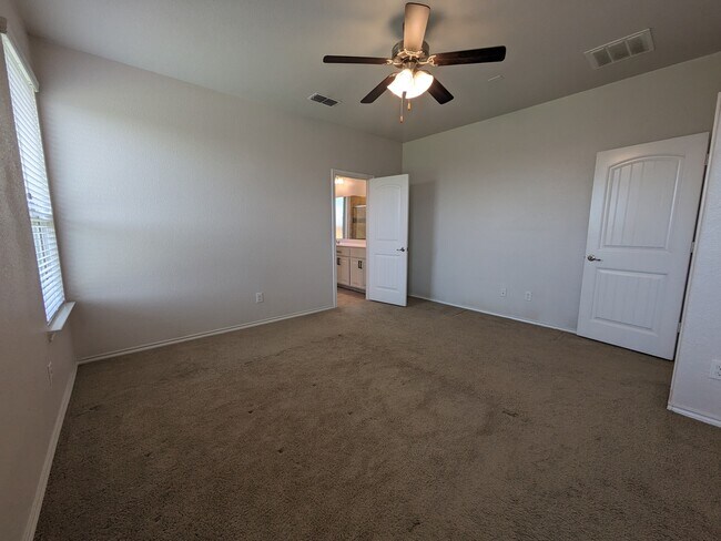 Building Photo - 1108 Bowlus Dr