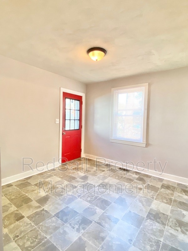 Building Photo - 3524 Bapaume Ave