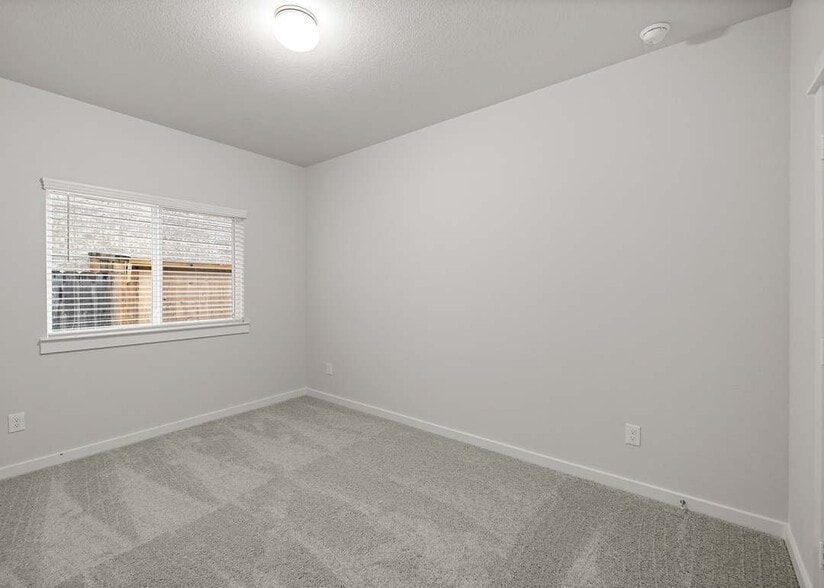 Building Photo - 2405 Village Azalea Dr