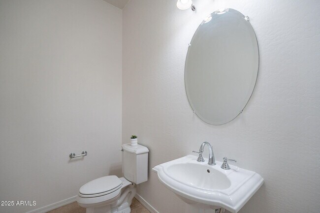 Building Photo - 6230 W Montebello Way
