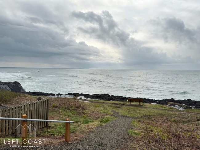 Building Photo - 480 Alsea Ave