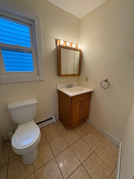 Building Photo - 836 6th St