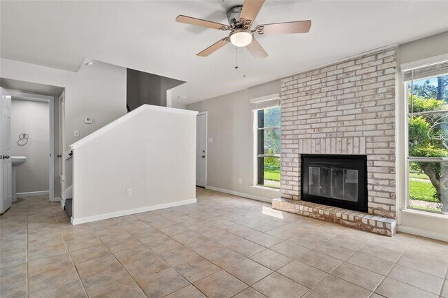 Building Photo - 328 S 2nd St