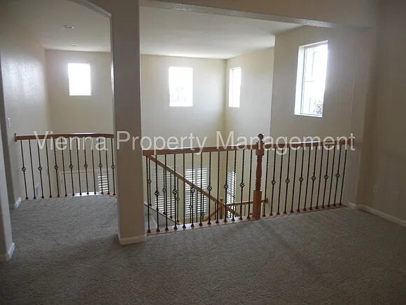 Building Photo - Beautiful 4 Bedroom Home in Great Location