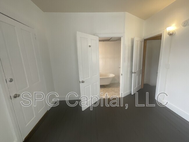 Building Photo - 139 Cedar St