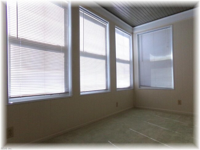 Building Photo - 106 Algonquin Rd