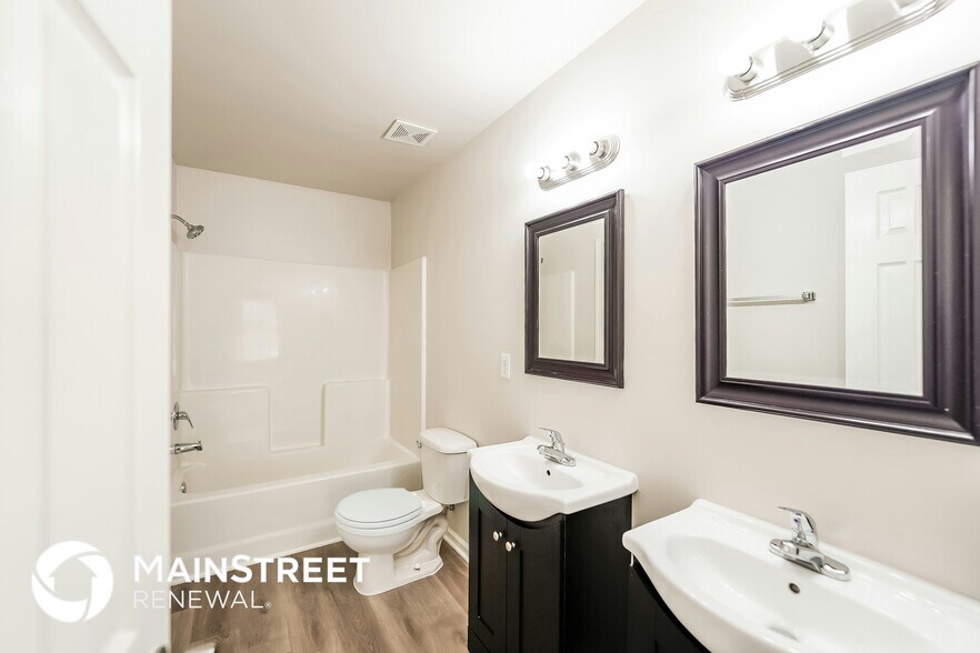 Building Photo - 975 Moonlite Dr