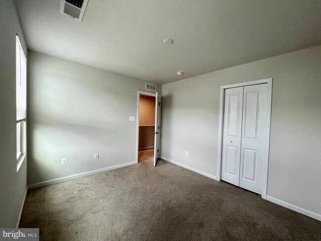 Building Photo - 255 Severna Pkwy