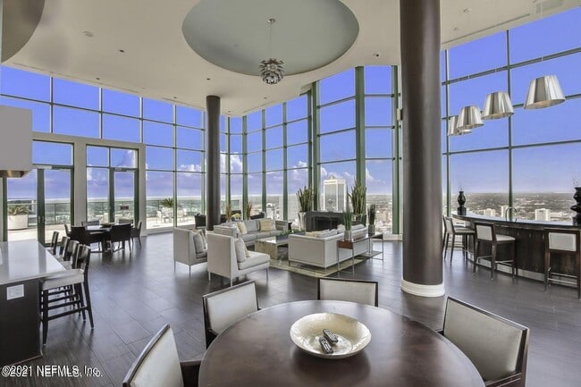 Building Photo - 1431 Riverplace Blvd