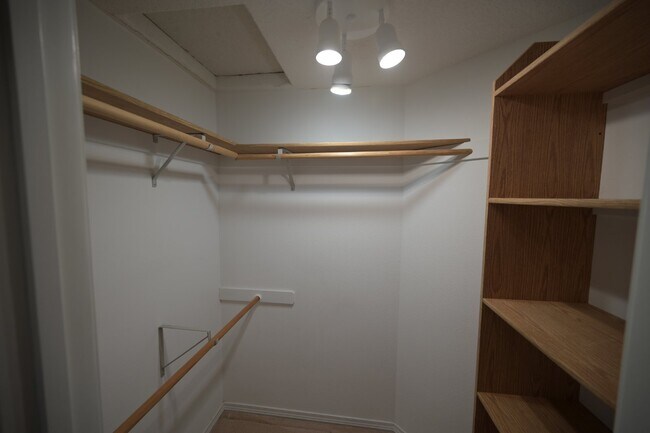Building Photo - Charming 2 Bed, 2 Bath Condo in Sequim, WA