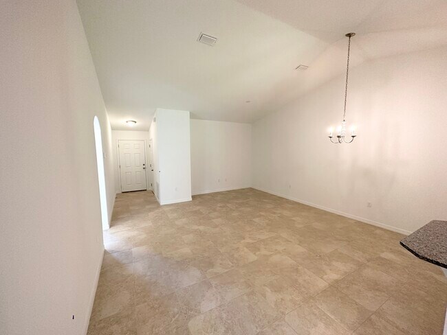Building Photo - 27 Second Path
