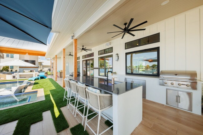 Building Photo - 703 Woodland Hills Dr