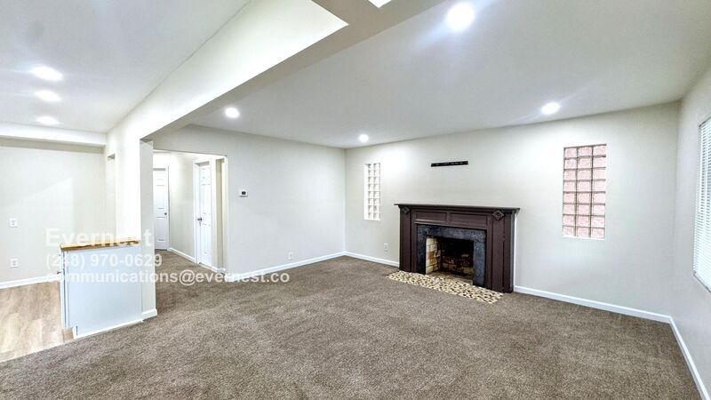 Building Photo - 20264 Stotter St