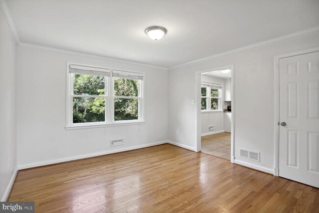 Building Photo - 3420 N Glebe Rd