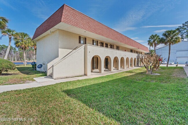 Building Photo - 1530 El Prado Rd
