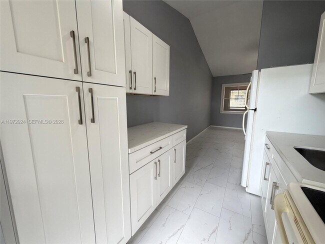 Building Photo - 836 NW 12th Terrace