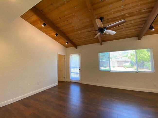 Building Photo - Great 3-Bedroom Home – Peaceful Country Living Just 8 Minutes from Hwy 78!