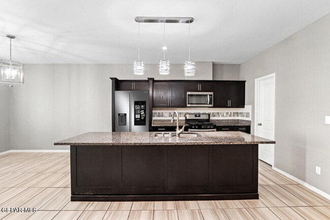 Building Photo - 497 Denim St