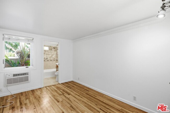 Building Photo - 325 Vernon Ave
