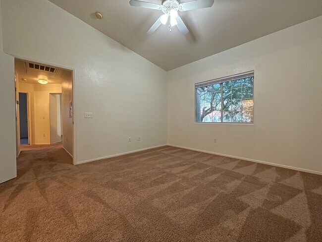 Building Photo - 2 BED 2 BATH CONDO IN GATED COMMUNITY!