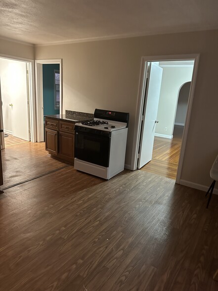 Building Photo - 50 Southworth St