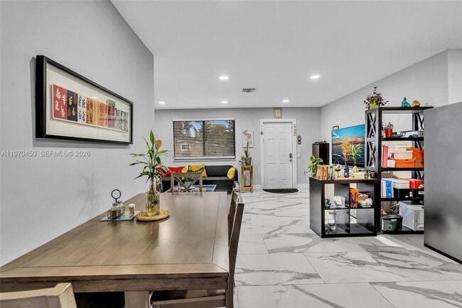 Building Photo - 6781 Franklin St