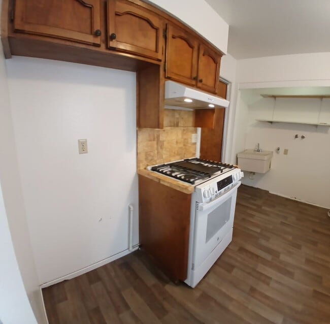 Building Photo - 1060 Santa Ynez Ave