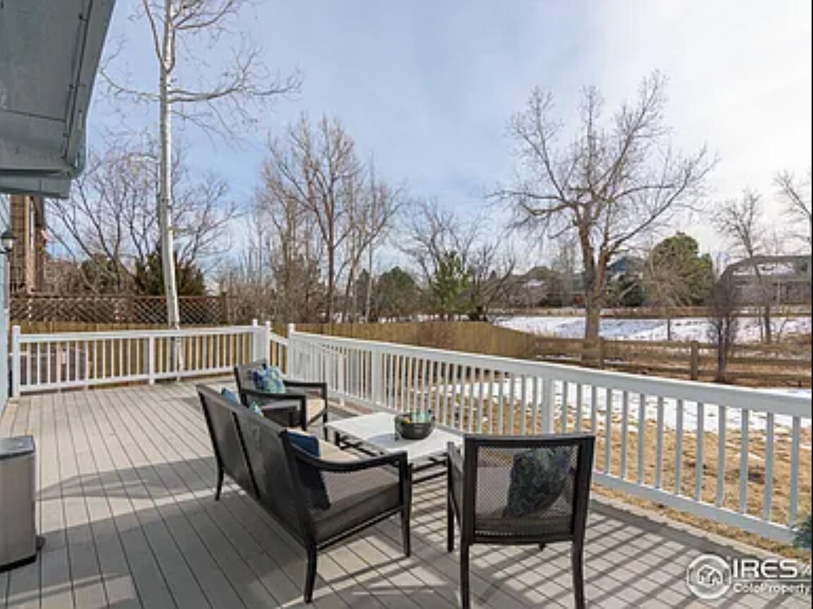 Building Photo - 1364 E Weldona Way