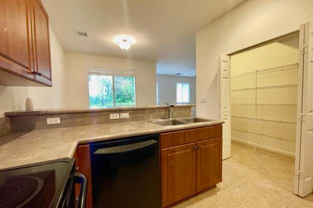 Building Photo - 2563 Stockbridge Square SW