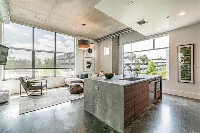 Building Photo - 101 S 12th St