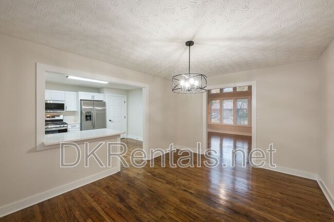 Building Photo - 237 Park Ave