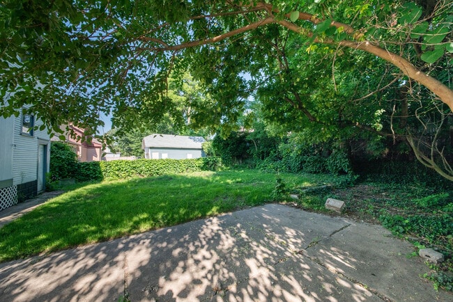 Building Photo - 1007 Sherman St SE