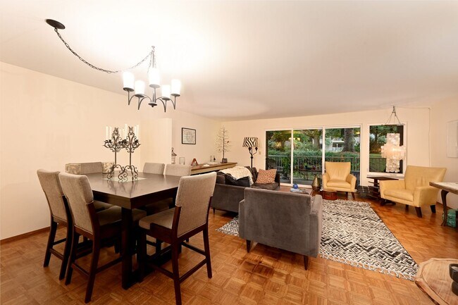 Building Photo - Beautiful 2-bed, 2-bath condo in Seattle f...