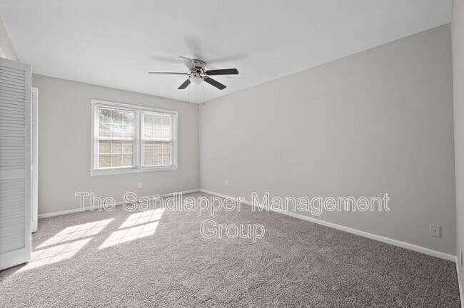 Building Photo - 28 Crosscreek Dr