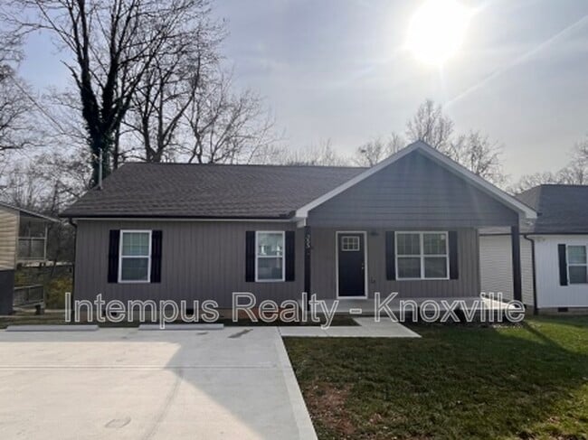 Building Photo - 355 W Outer Dr