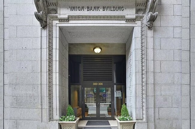 Building Photo - 306 Fourth Ave