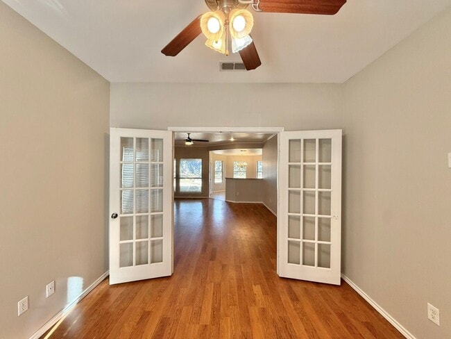 Building Photo - Stunning 4 Bedroom in Tyler! Available in ...