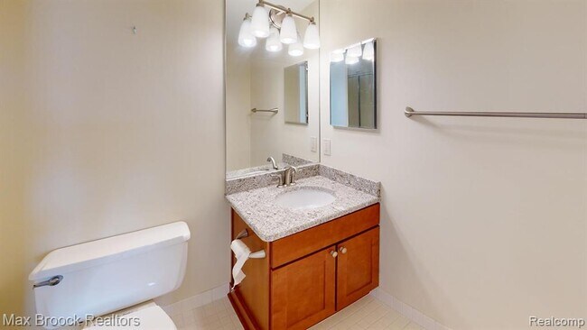 Building Photo - 600 W Brown St