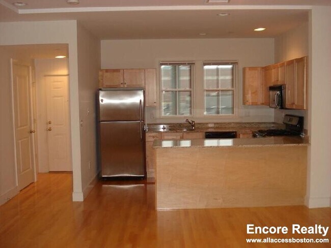 Building Photo - 110 Second St. Unit RJ78