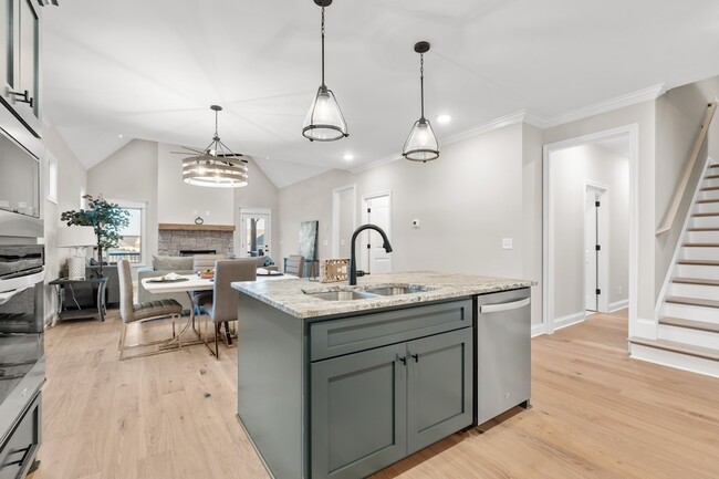 Building Photo - 1111 Joe Martin Ln