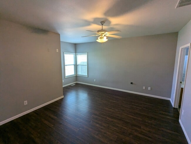 Building Photo - 12396 W Driftwood Dr