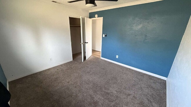 Building Photo - Beautiful Single-Story Home with Fireplace & Huge Backyard