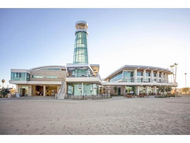 Building Photo - 1720 W Oceanfront