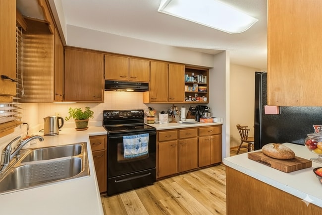 Building Photo - 204 NW Sharmin Dr