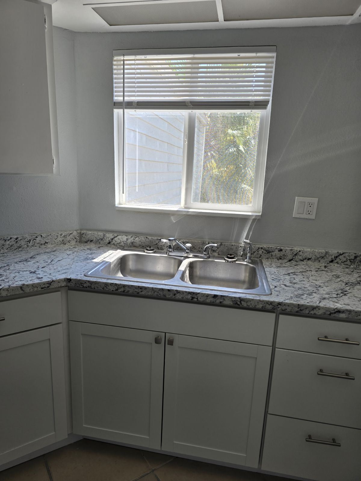 Building Photo - 3624 Meriden Ave