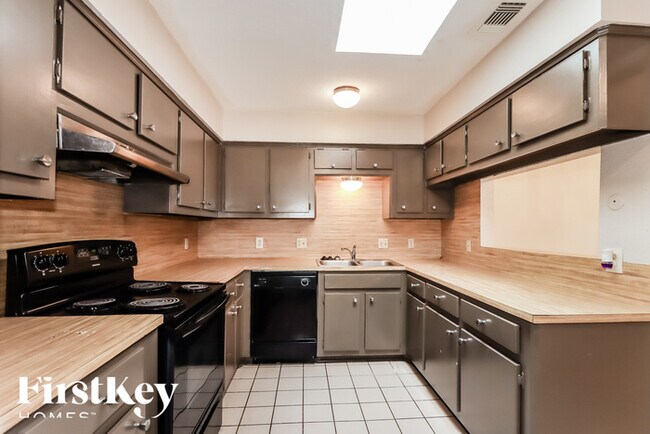 Building Photo - 11415 Pepperdine Ln