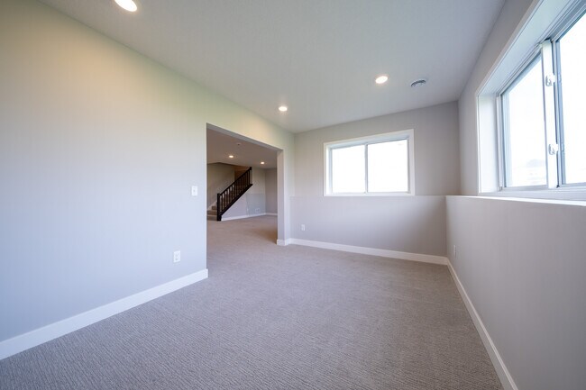 Building Photo - 14306 Acer Ave