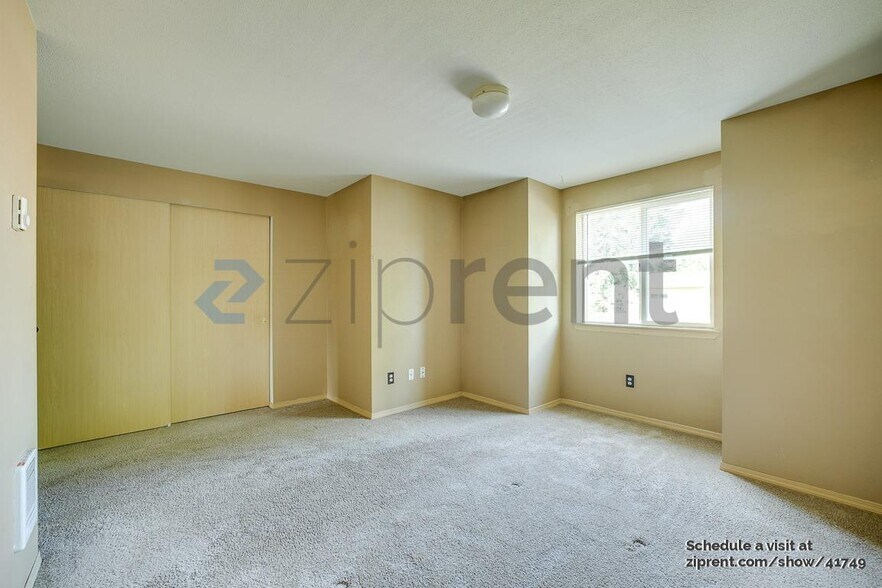 Building Photo - 936 24th St NE